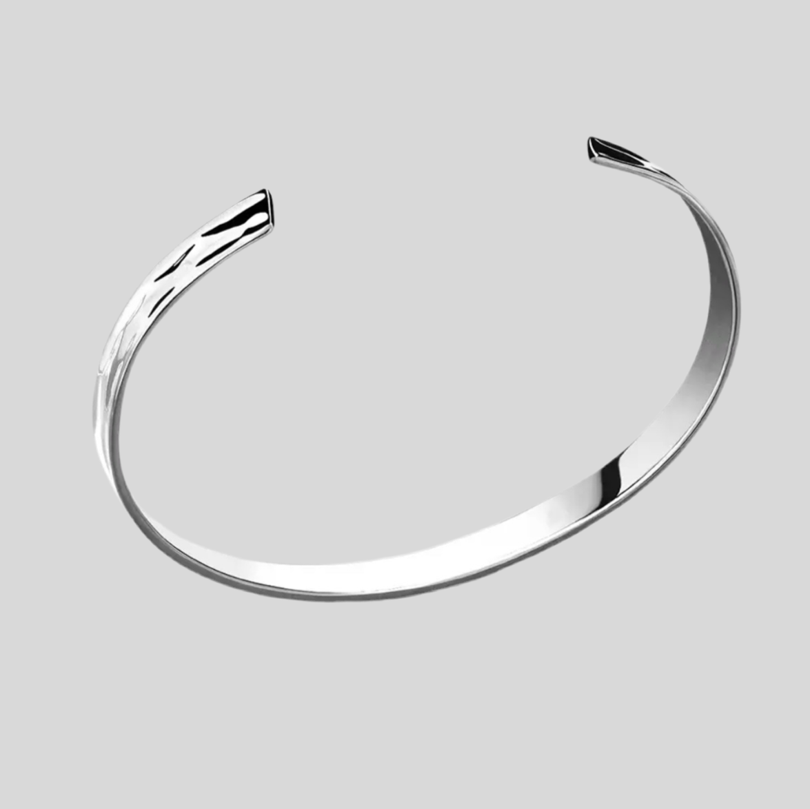 ILUSIONAL CUFF BRACELET