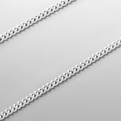 MINIMAL CHAIN NECKLACE